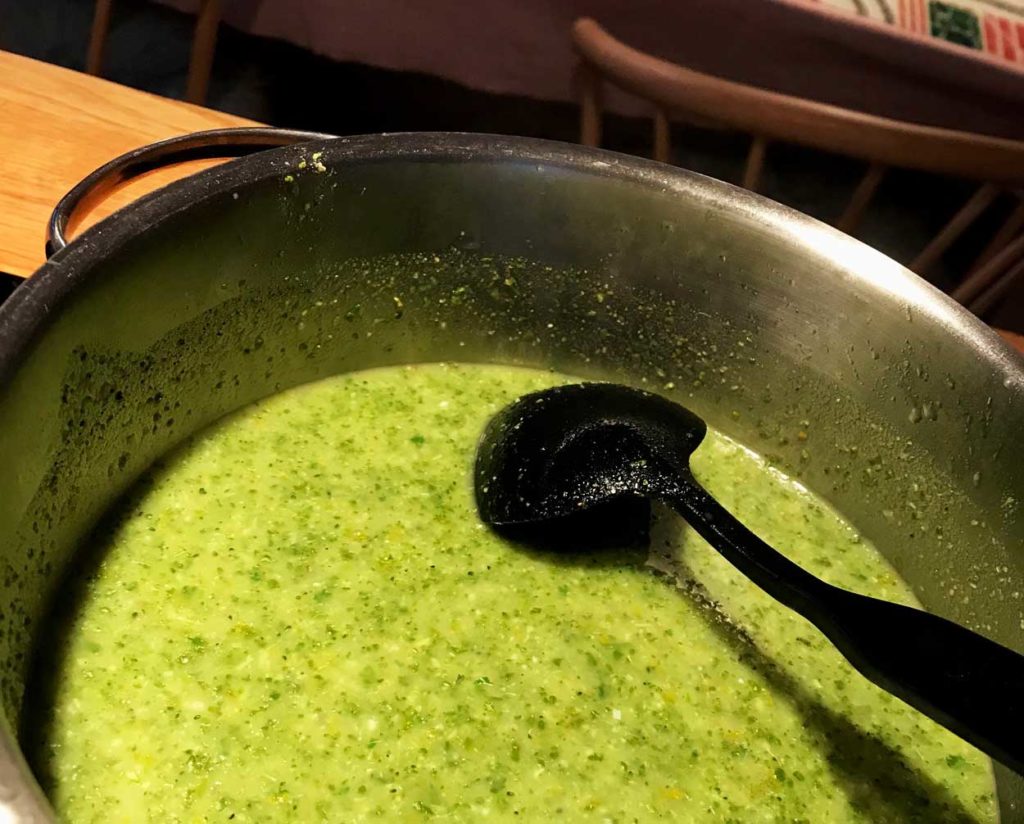 Gott med grön soppa!